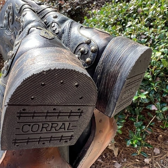 Corral C3537 studded distressed black & cami boots SZ. 6 #008 - Picture 8 of 10